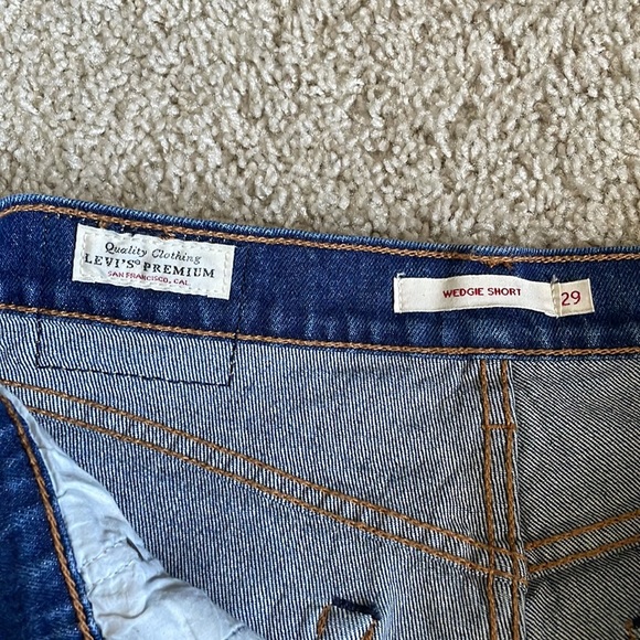 Levi’s button Fly Cuffed Wedgie Short - Picture 4 of 5
